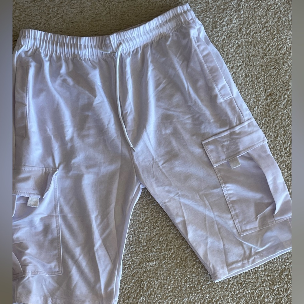 NWT Men’s polyester blend white cargo shorts